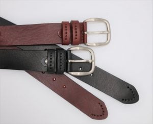 Cinturón sport liso de piel con doble pasador negro marrón
