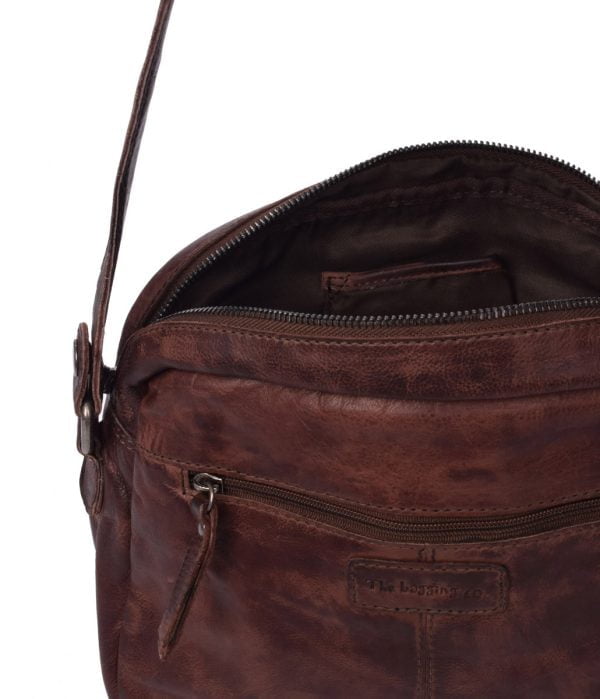 2402 bolso-de-hombro-pequeño-de-piel-lavada-The Bagging Co marrón interior