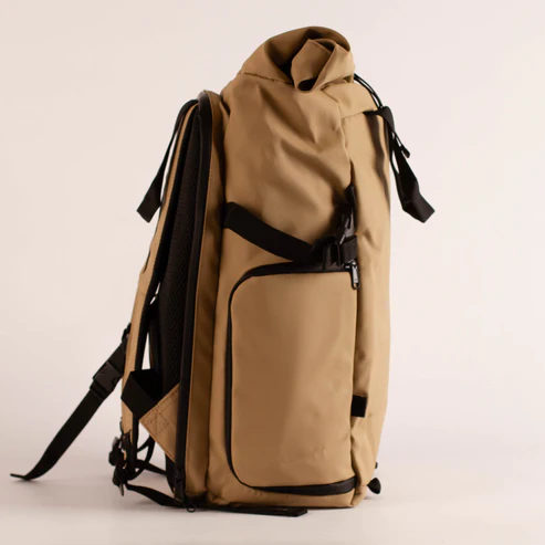 201/N BAQUEIRA – prior.bags mochila grande solapa enrollable impermeable beig