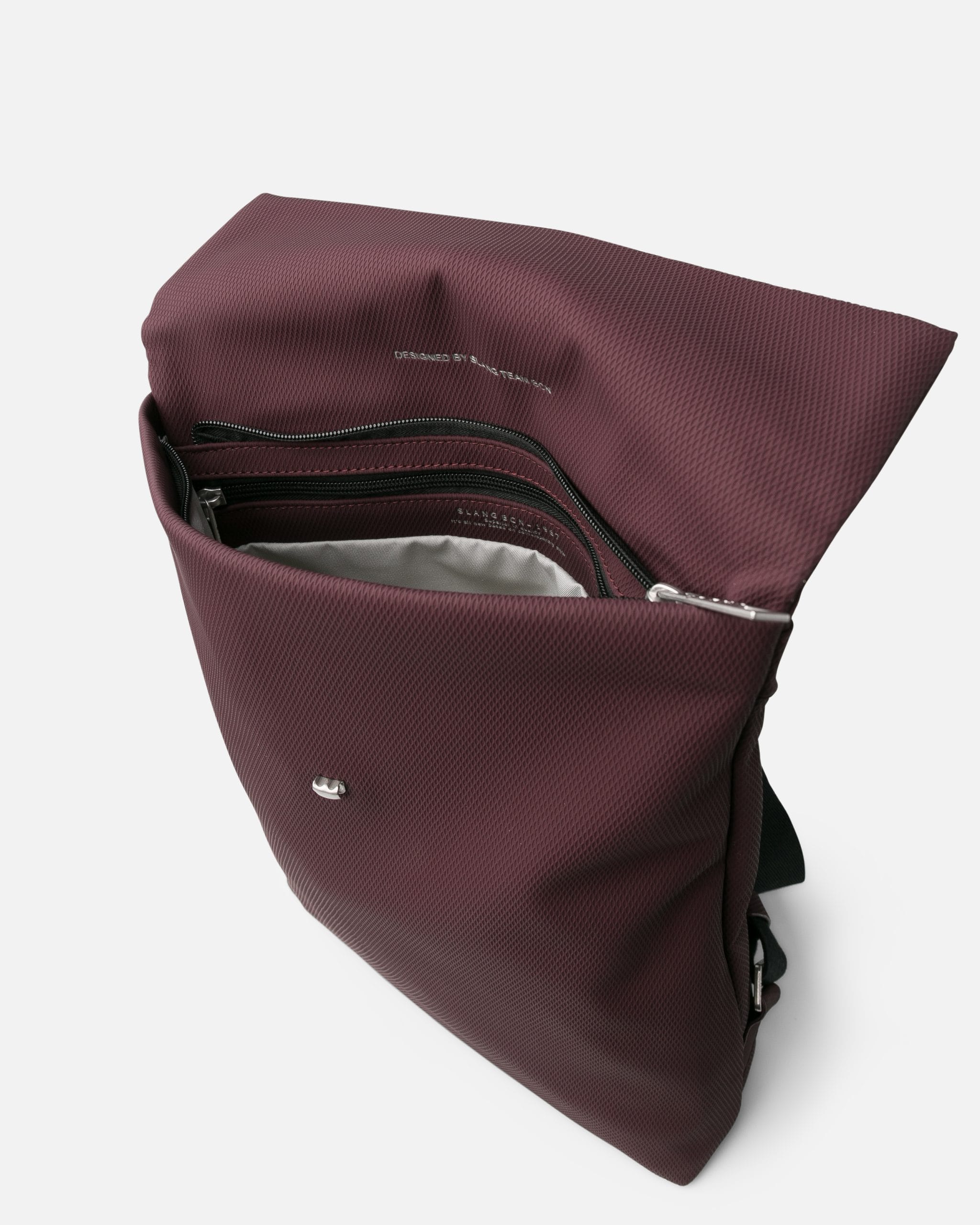 EAR9-mochila-solapa-sintetico-elastic-artic-slang-temprado-burdeos-interior