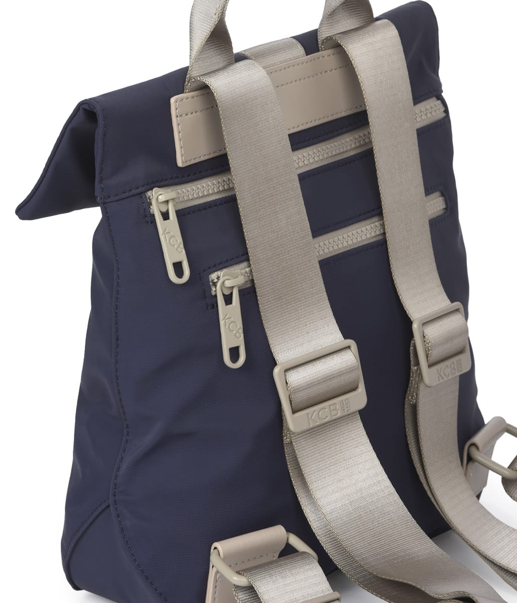 3613 mochila antirrobo solapa nylon chain KCB temprado azul marino detrás
